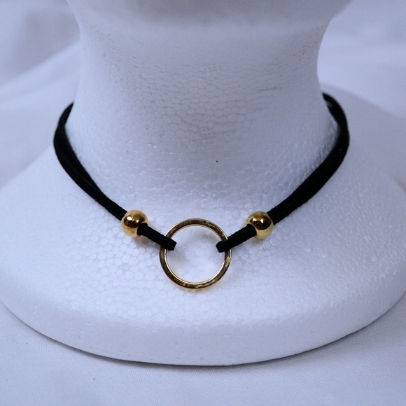 Gorgeous Black Rope Choker with Gold Circle - Picture 1 of 2